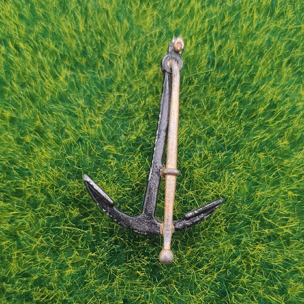 Miners Axe Pendant P338 - Picture 1 of 4